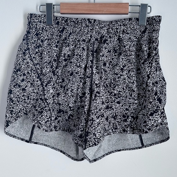 Lululemon shorts size 10 - Picture 1 of 4
